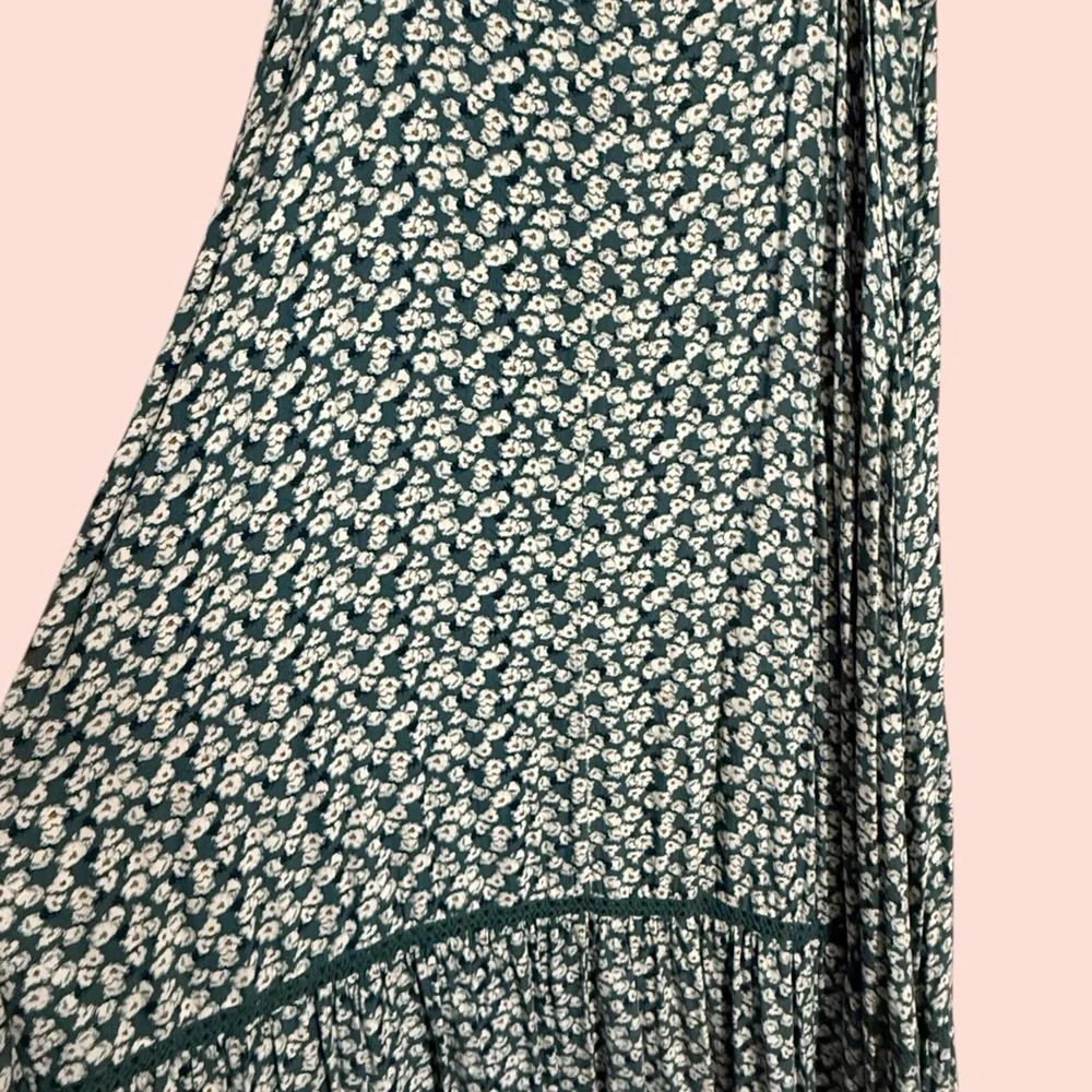 Ava & Viv Dark Green Floral Maxi Dress With Pockets - Picture 3 of 5